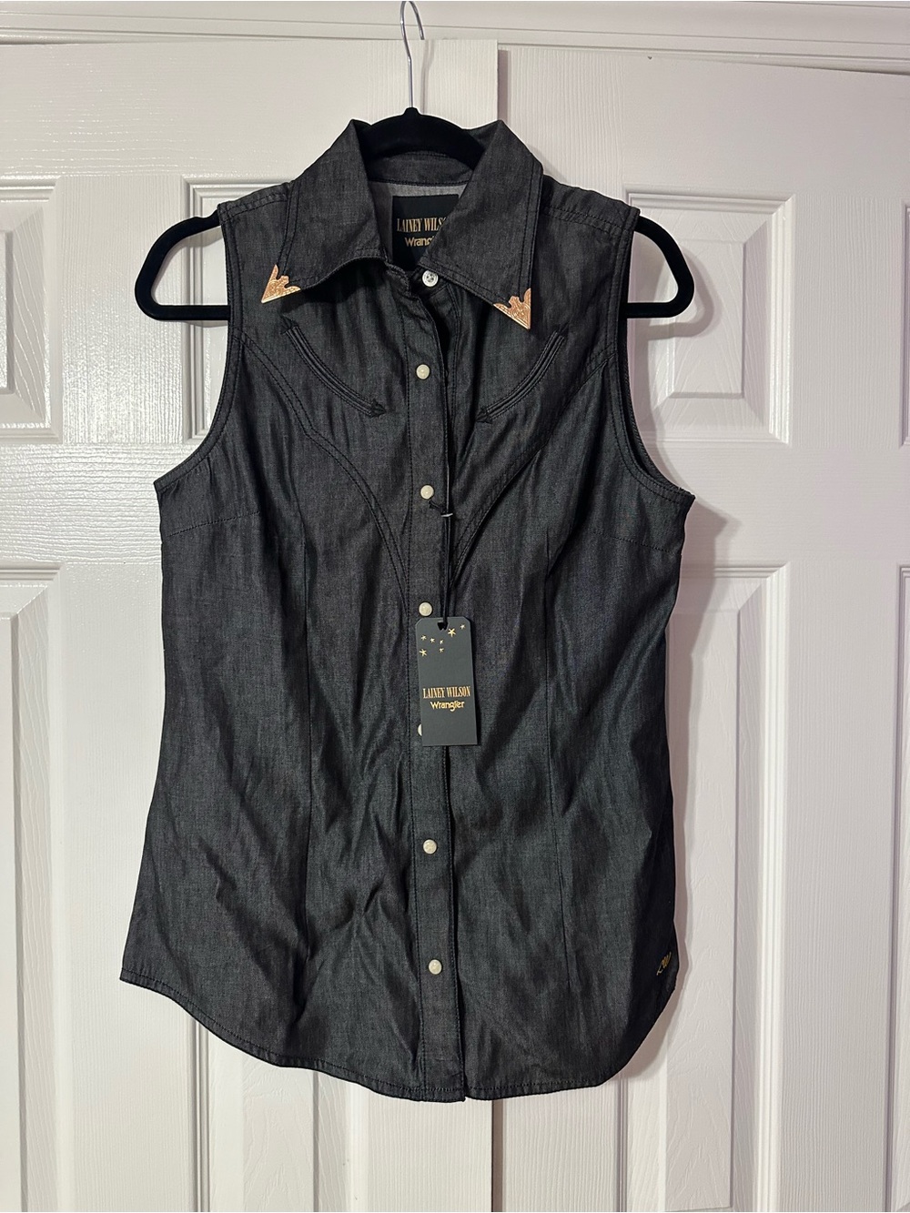 Lainey Wilson x Wrangler Denim Vest NWT - Tan Leather Collar Detail